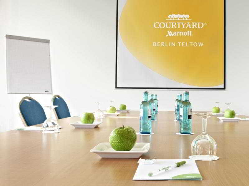 Courtyard By Marriott Berlin Teltow Ξενοδοχείο Εξωτερικό φωτογραφία